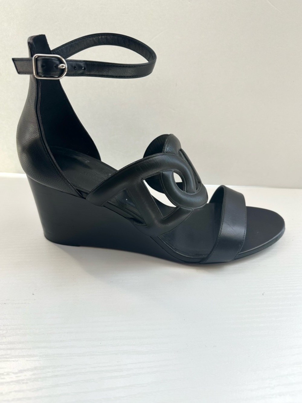 Hermes Brisbane Black Leather Ankle-Strap Wedge Sandals - Picture 10 of 12